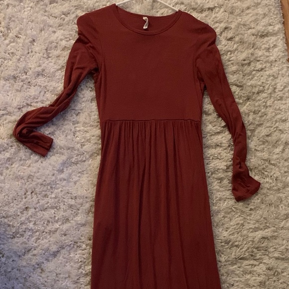 Burgundy Long Sleeved Maxi Dress - Picture 1 of 2